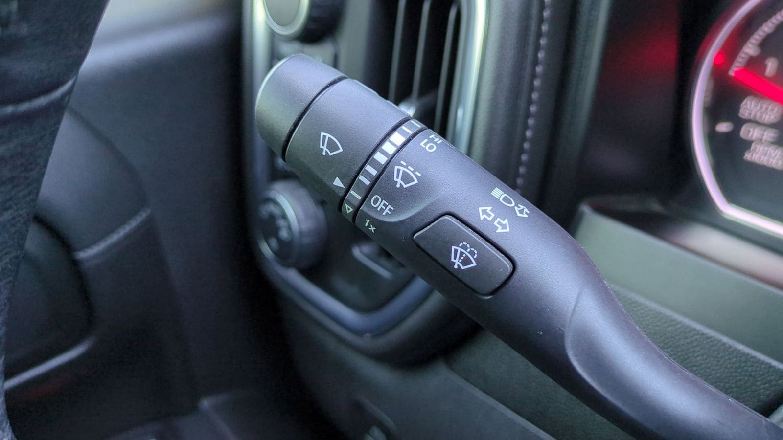 Thumbnail: 2020 Chevrolet Silverado 1500 - 29