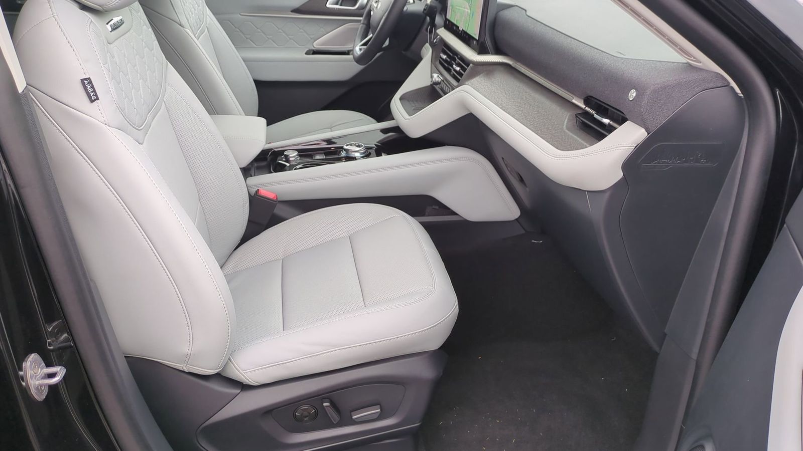 Thumbnail: 2025 Ford Explorer - 20