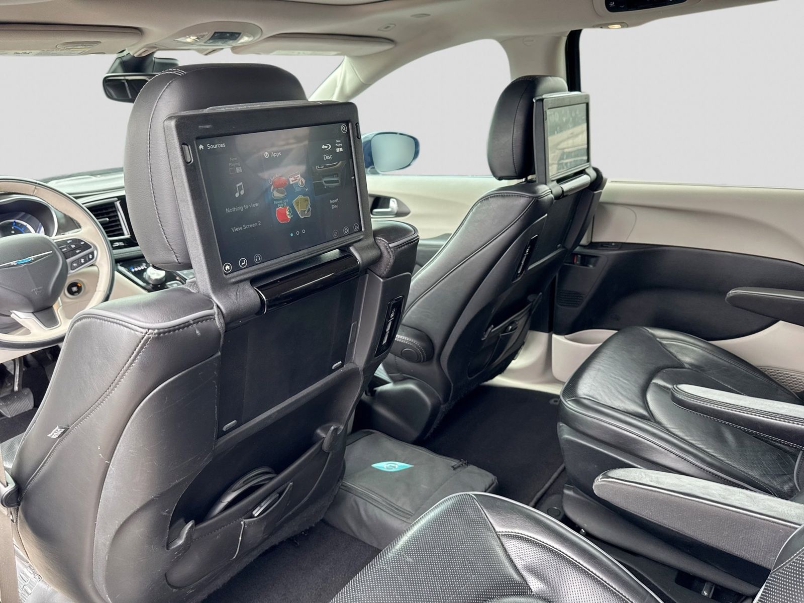 Thumbnail: 2018 Chrysler Pacifica - 22