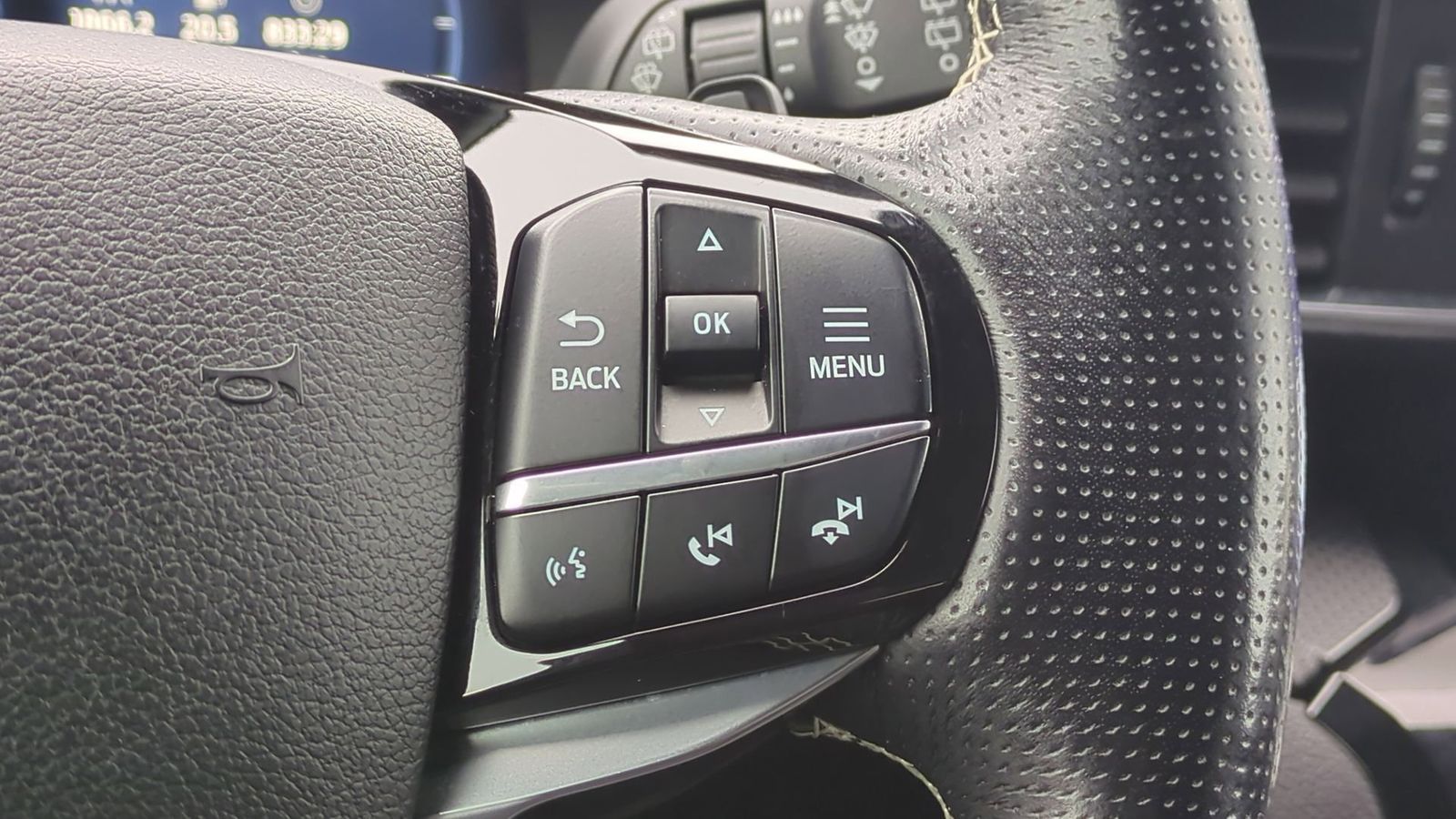 Thumbnail: 2021 Ford Explorer - 28