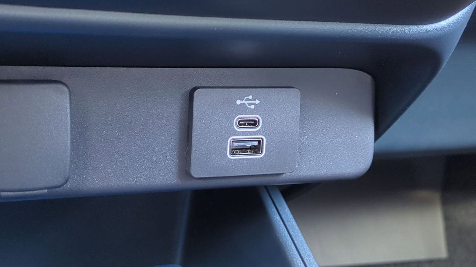 Thumbnail: 2025 Ford Maverick - 31