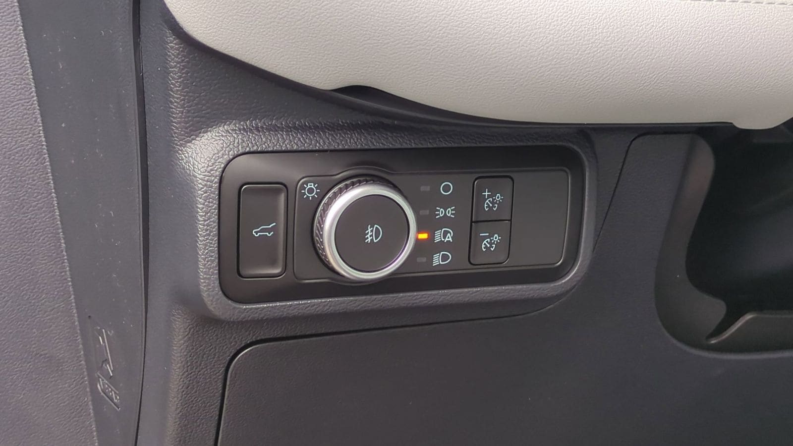 Thumbnail: 2025 Ford Explorer - 15