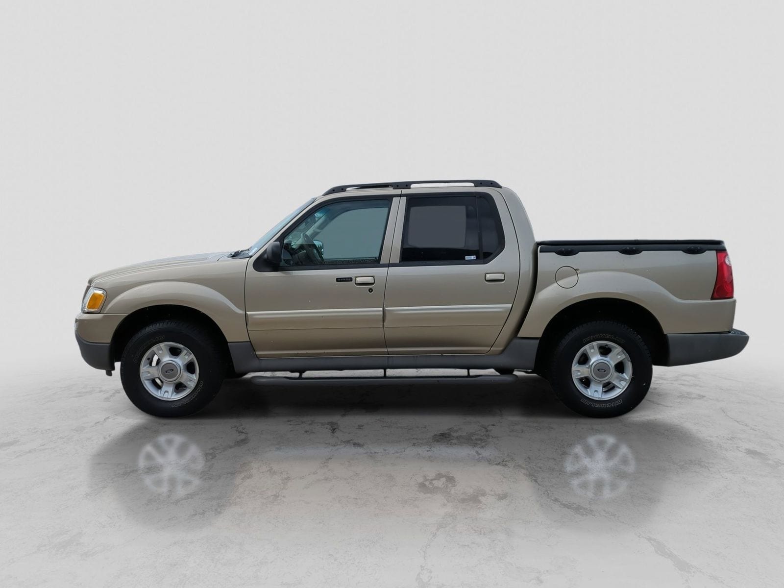 Thumbnail: 2003 Ford Explorer Sport Trac - 3