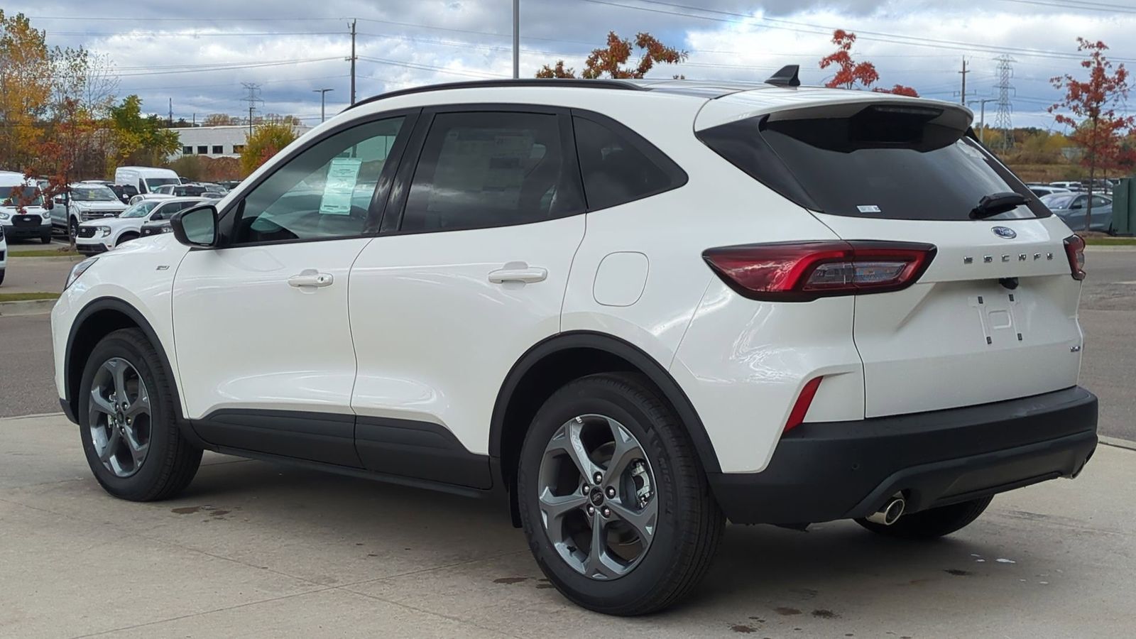 2025 Ford Escape ST-Line photo 2