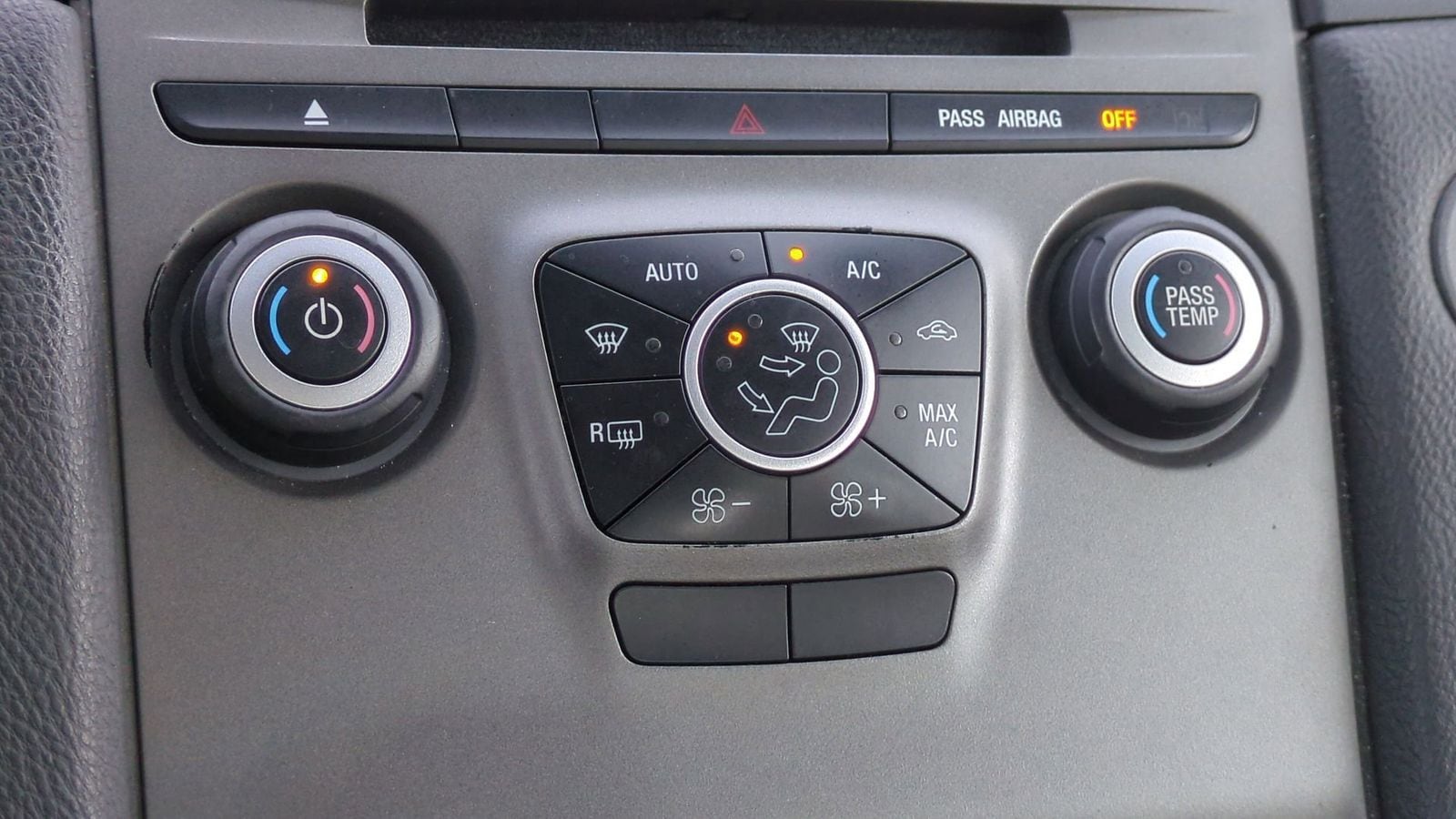 Thumbnail: 2014 Ford Taurus - 25