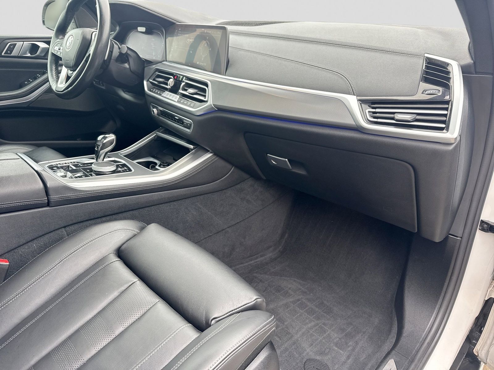 Thumbnail: 2021 BMW X5 - 8