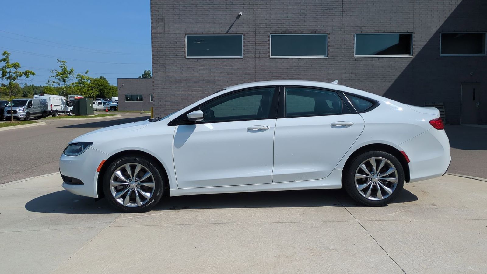 Used 2015 Chrysler 200 S with VIN 1C3CCCDG5FN739619 for sale in Washington, MI