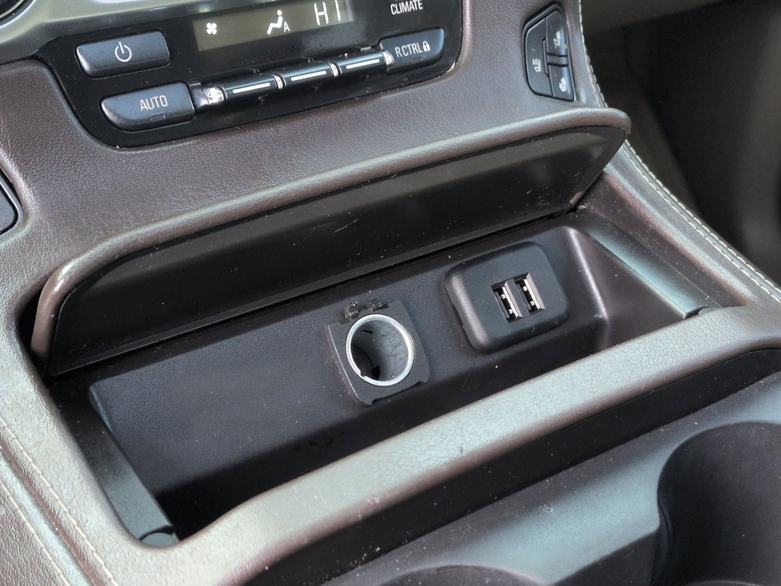 Thumbnail: 2015 Chevrolet Suburban - 41