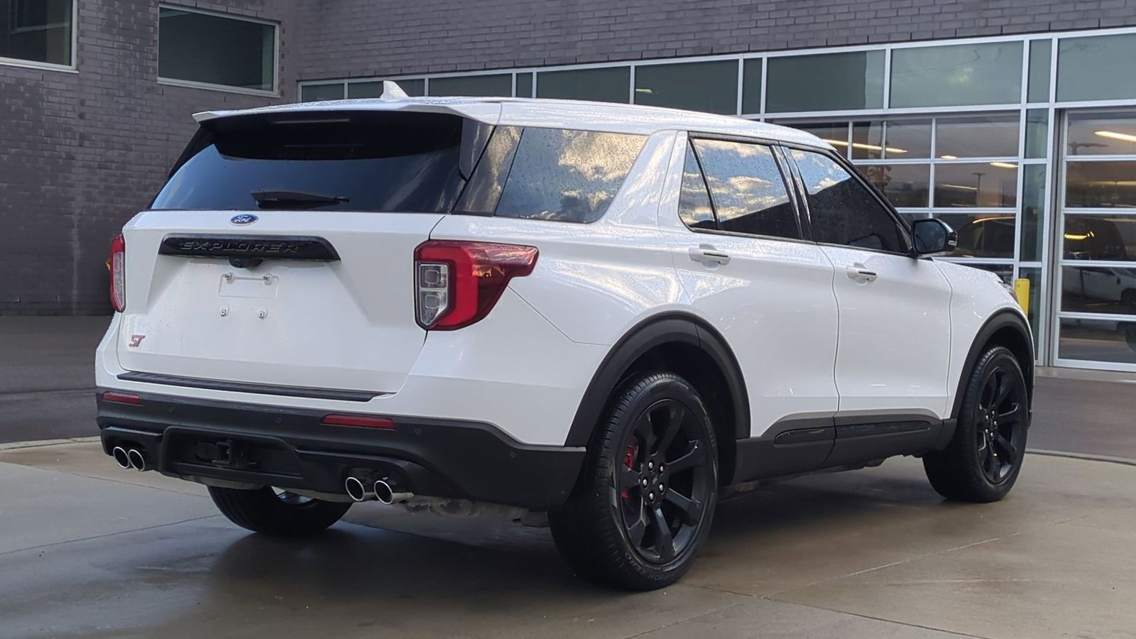 Thumbnail: 2022 Ford Explorer - 8