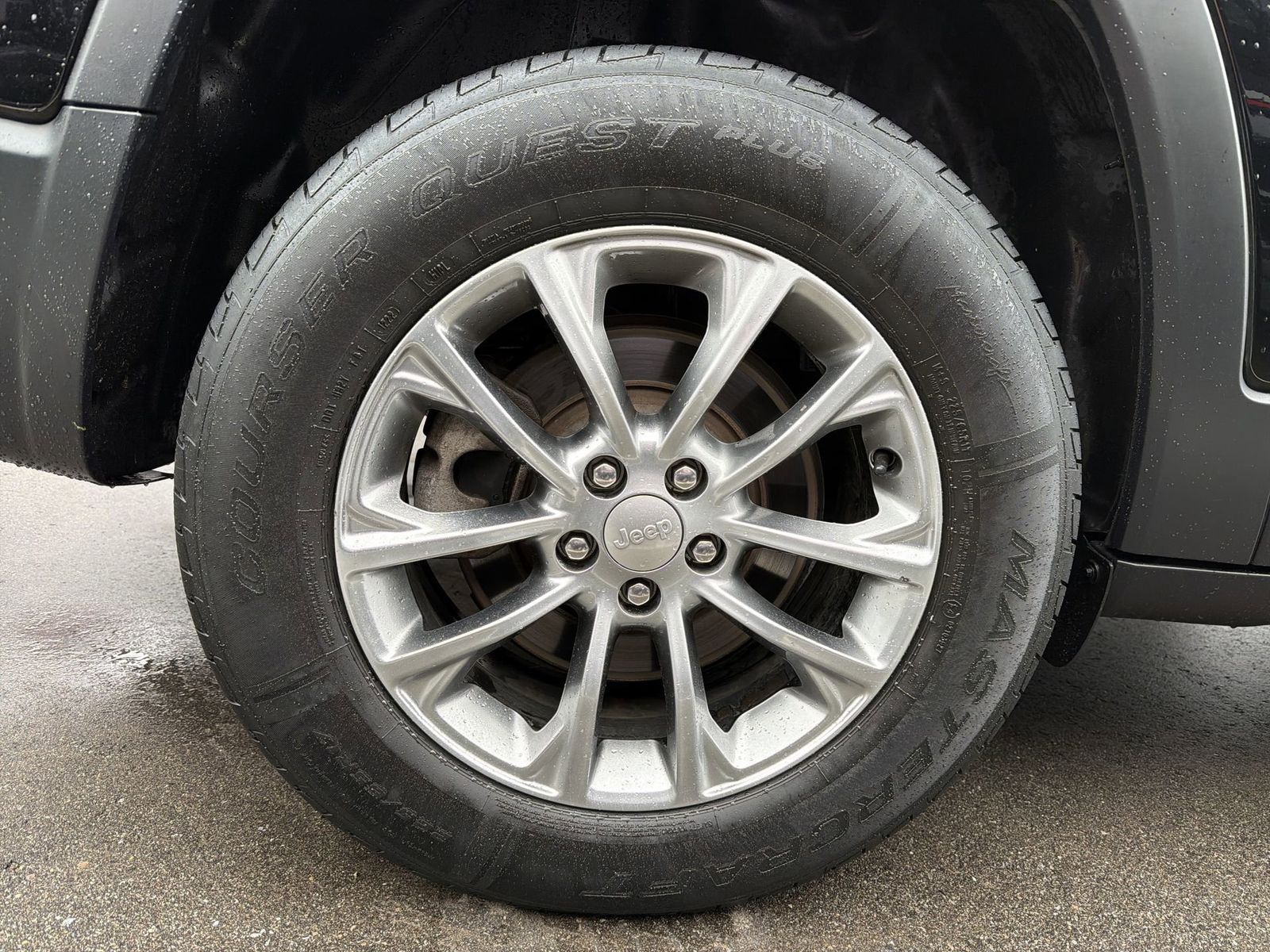 Thumbnail: 2021 Jeep Cherokee - 16