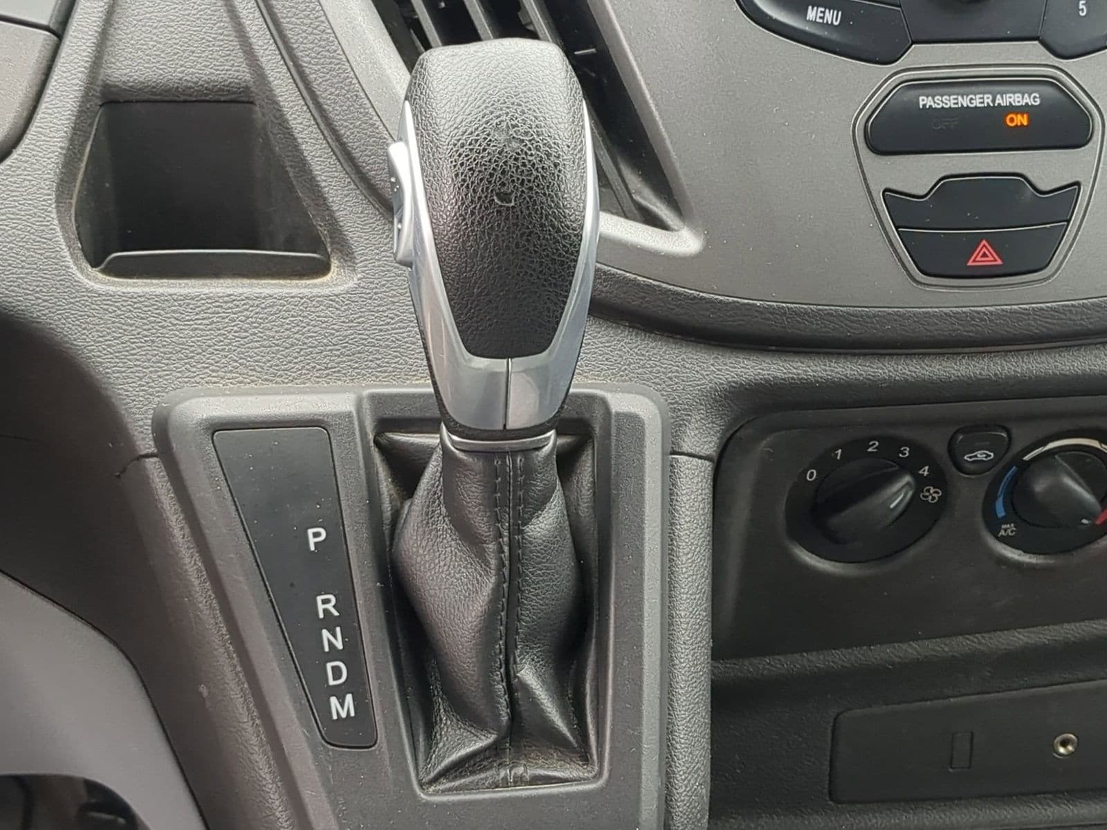 Thumbnail: 2015 Ford Transit Series - 27