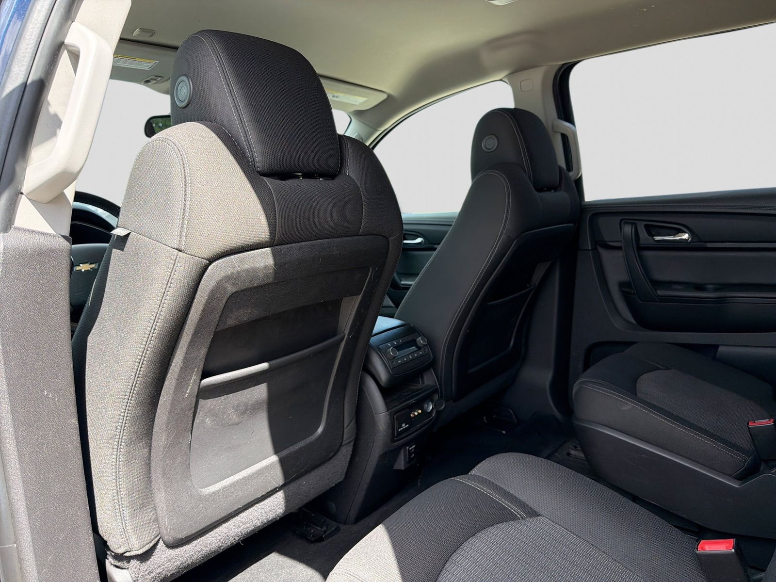Thumbnail: 2015 Chevrolet Traverse - 22