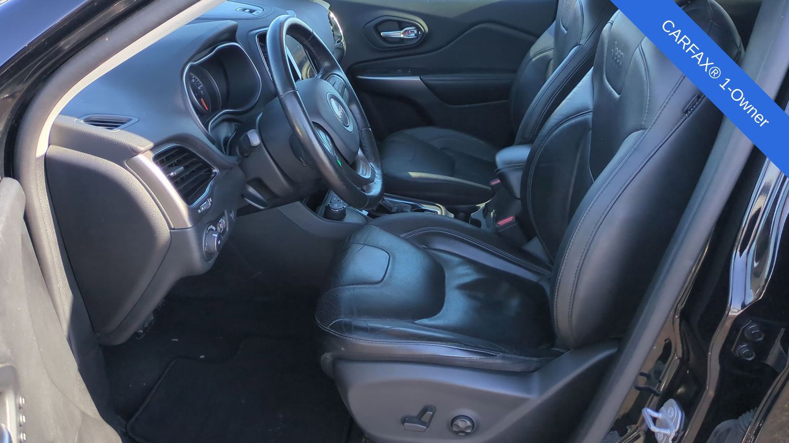 Thumbnail: 2020 Jeep Cherokee - 16