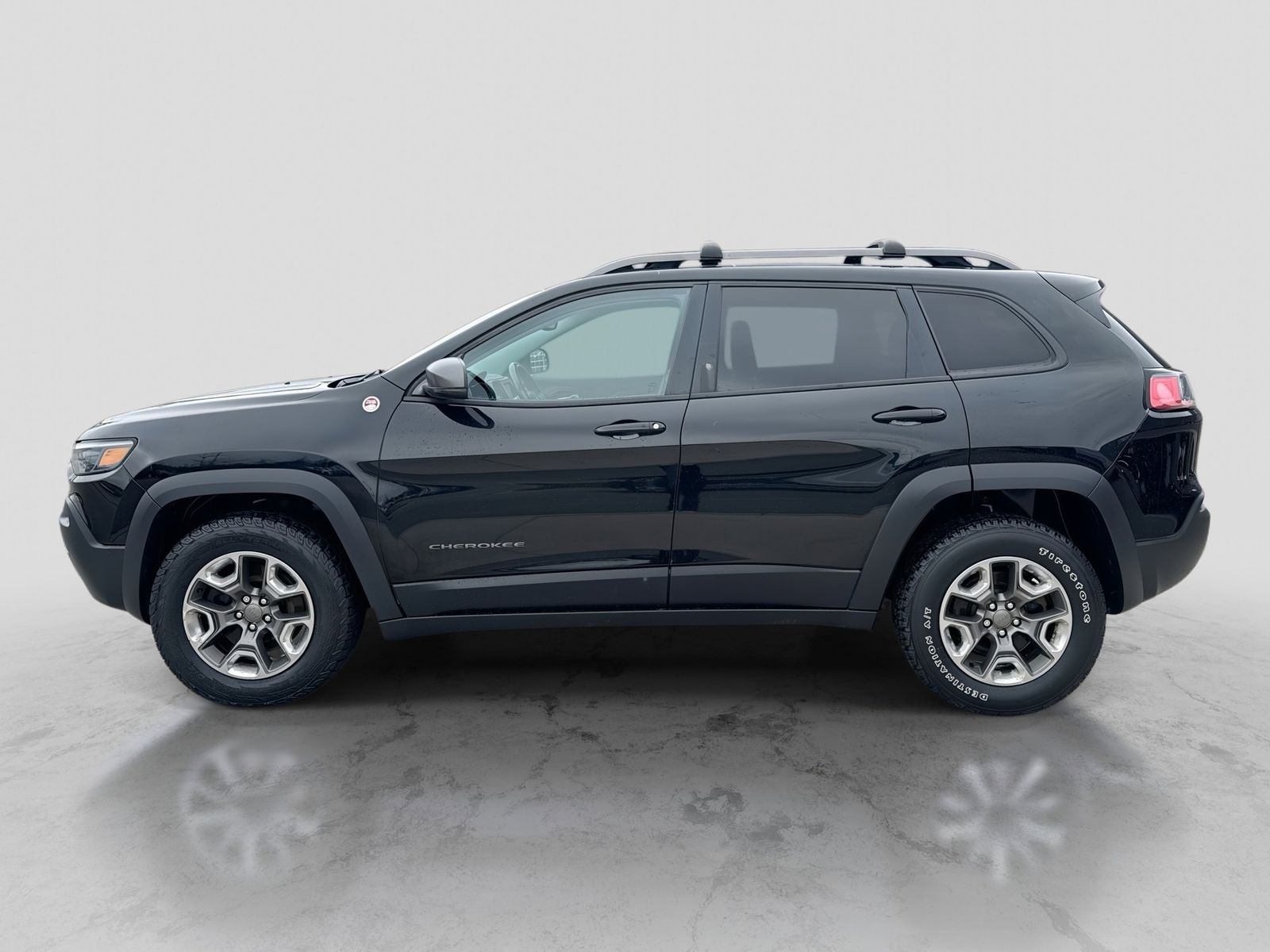 Thumbnail: 2019 Jeep Cherokee - 3