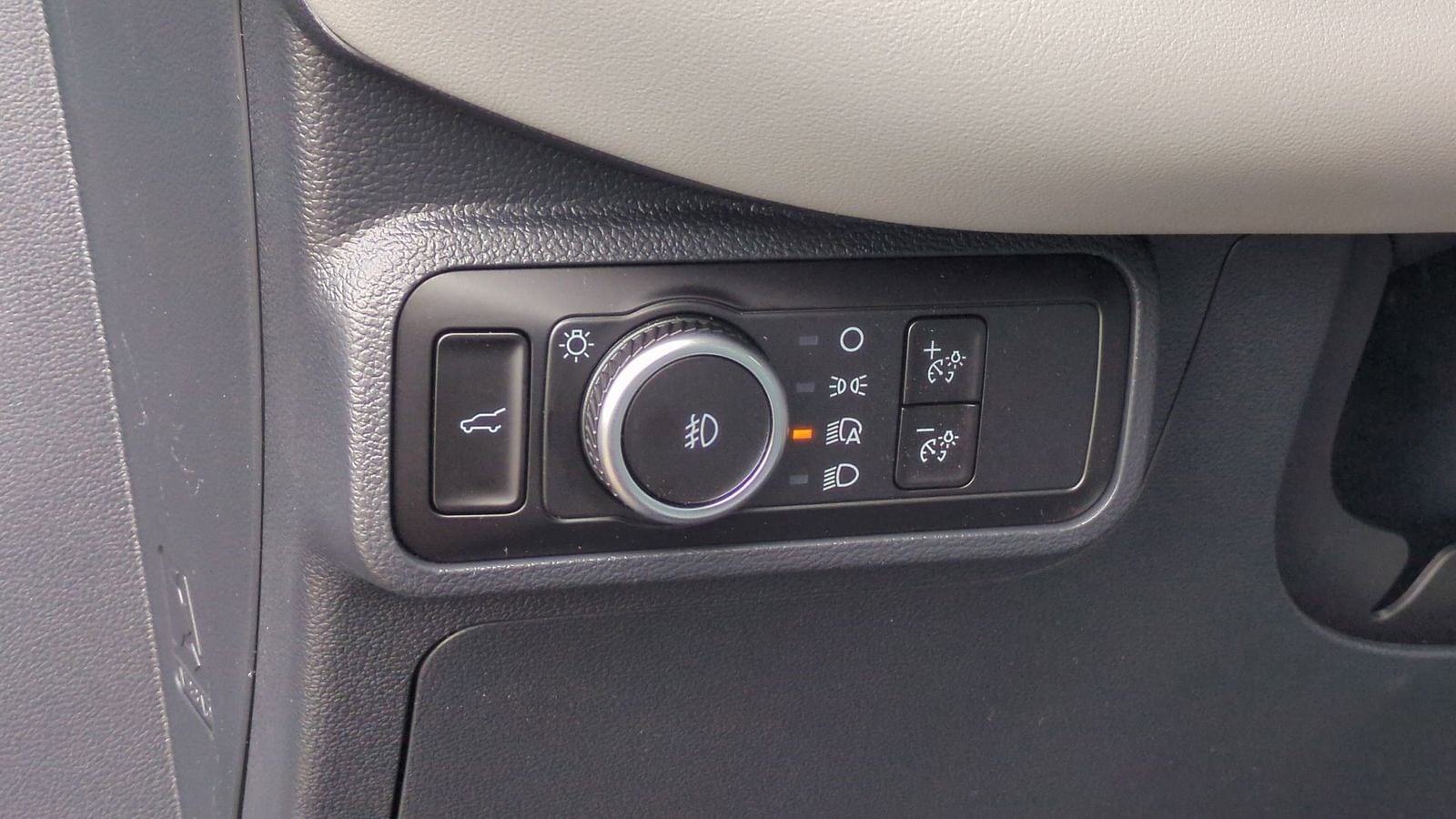 Thumbnail: 2026 Ford Explorer - 14