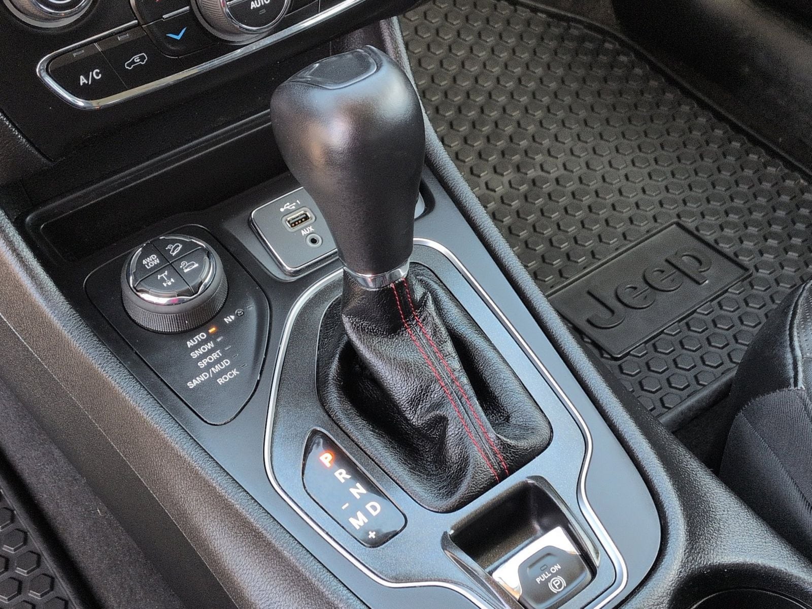 Thumbnail: 2021 Jeep Cherokee - 40