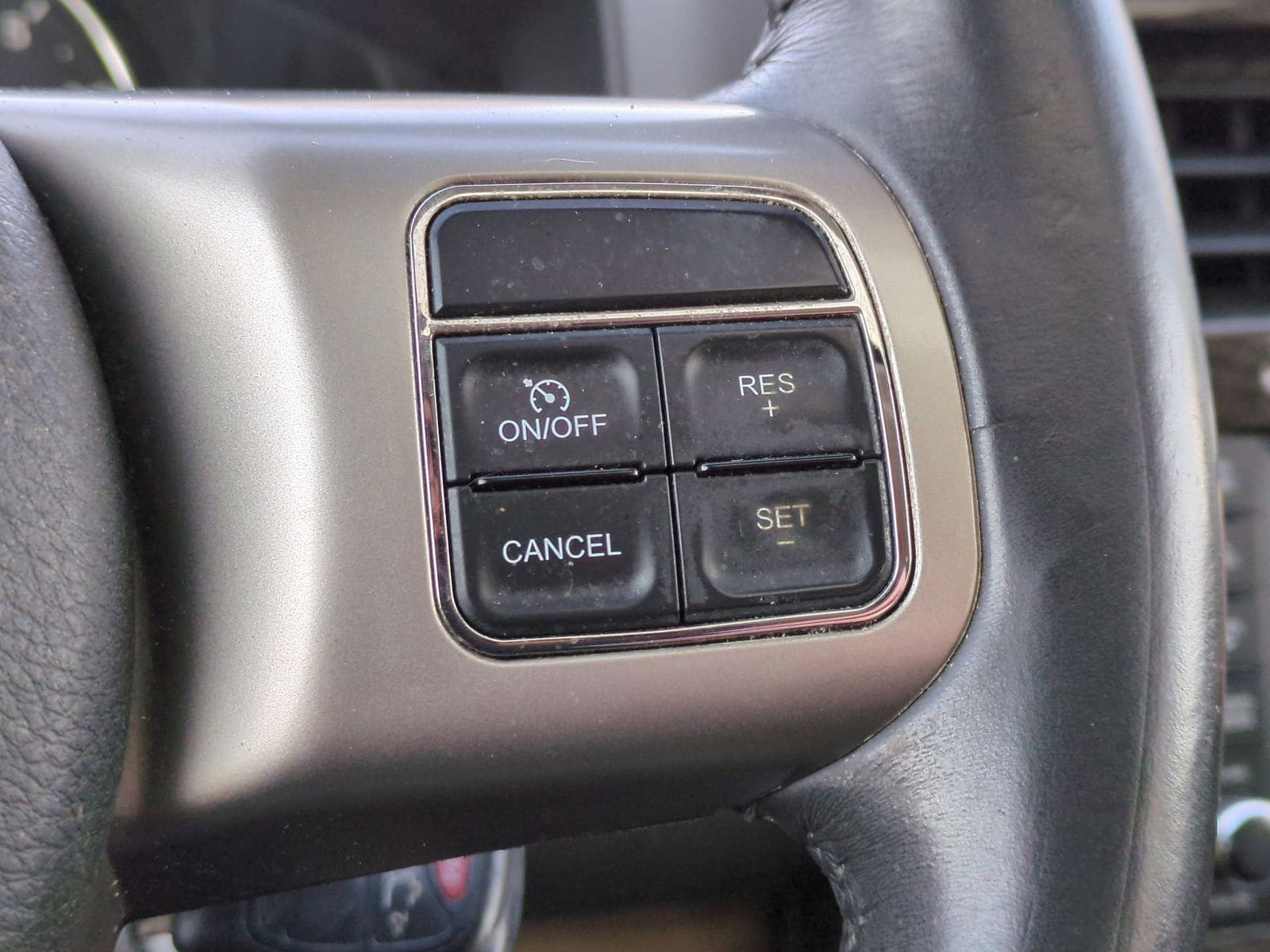 Thumbnail: 2012 Jeep Liberty - 26