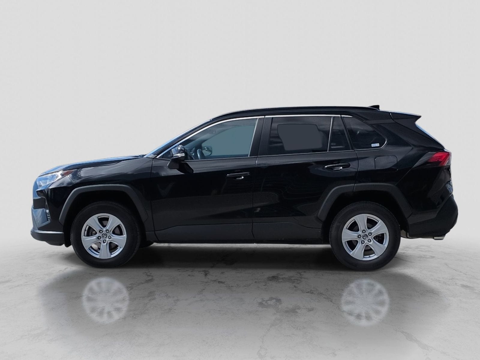 Thumbnail: 2019 Toyota RAV4 - 3