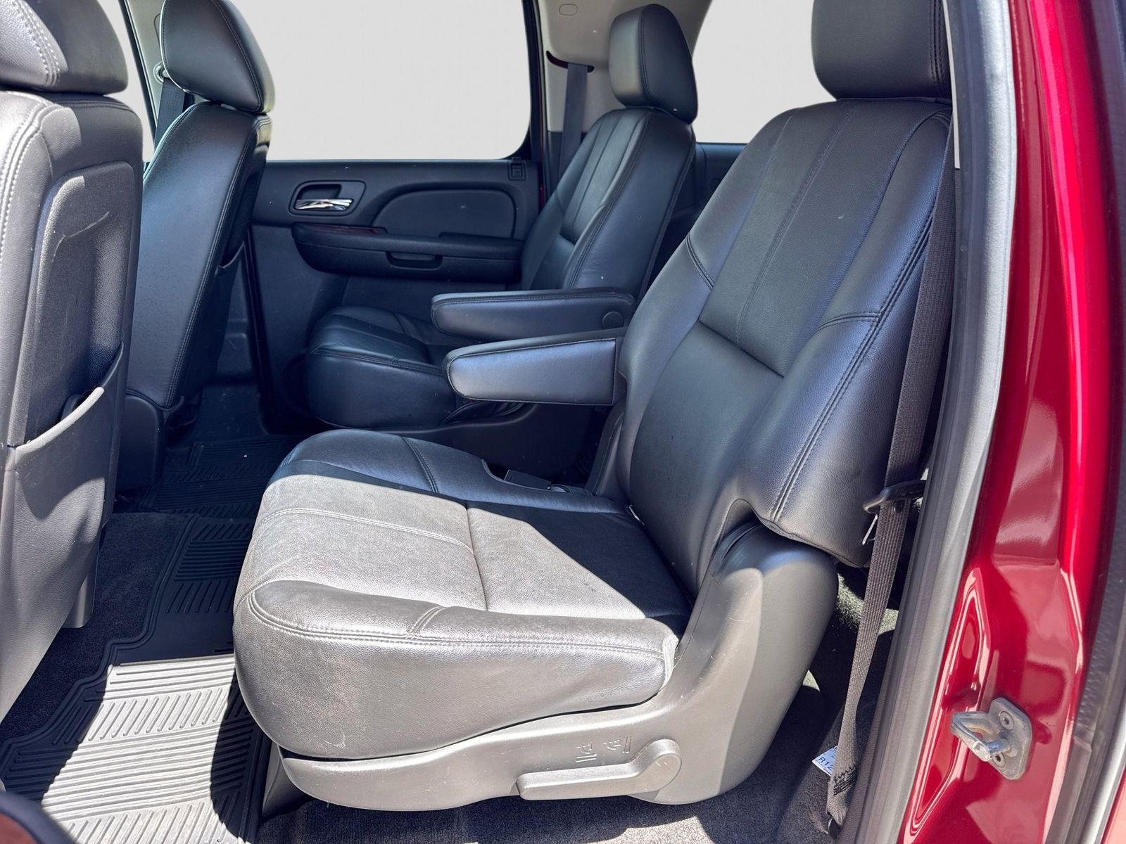Thumbnail: 2012 Chevrolet Suburban - 23