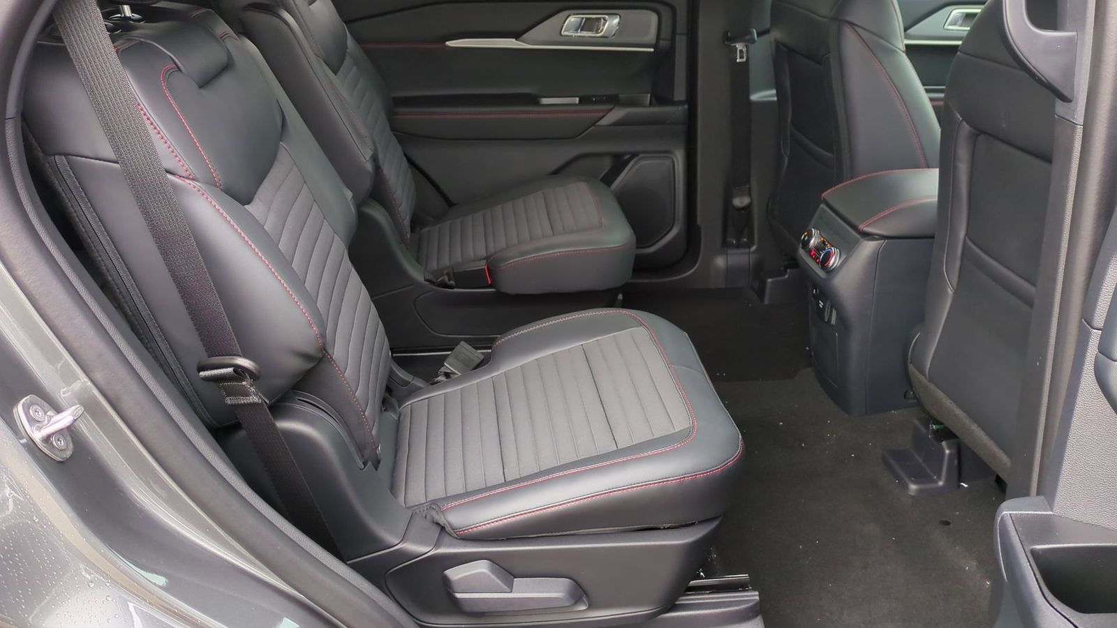 Thumbnail: 2026 Ford Explorer - 18