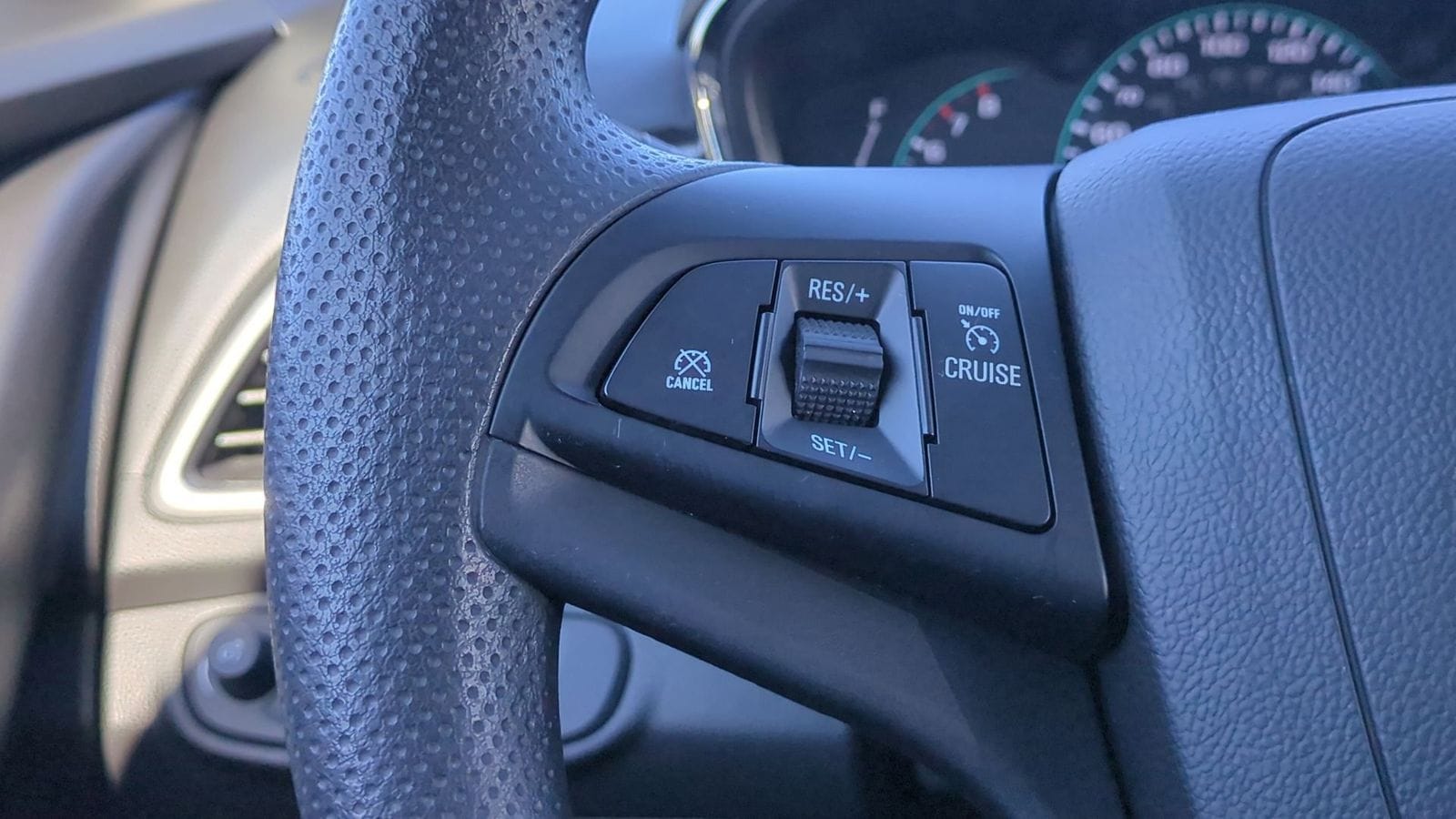 Thumbnail: 2021 Chevrolet Trax - 24