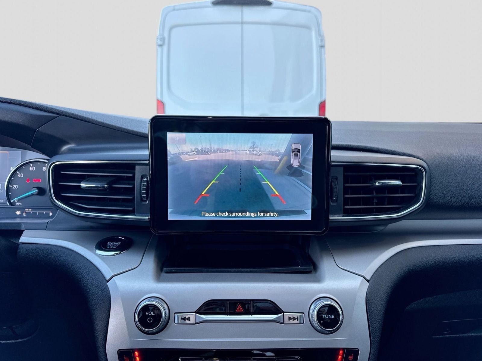 Thumbnail: 2022 Ford Explorer - 33