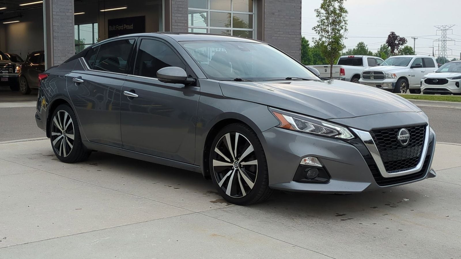 Thumbnail: 2019 Nissan Altima - 9