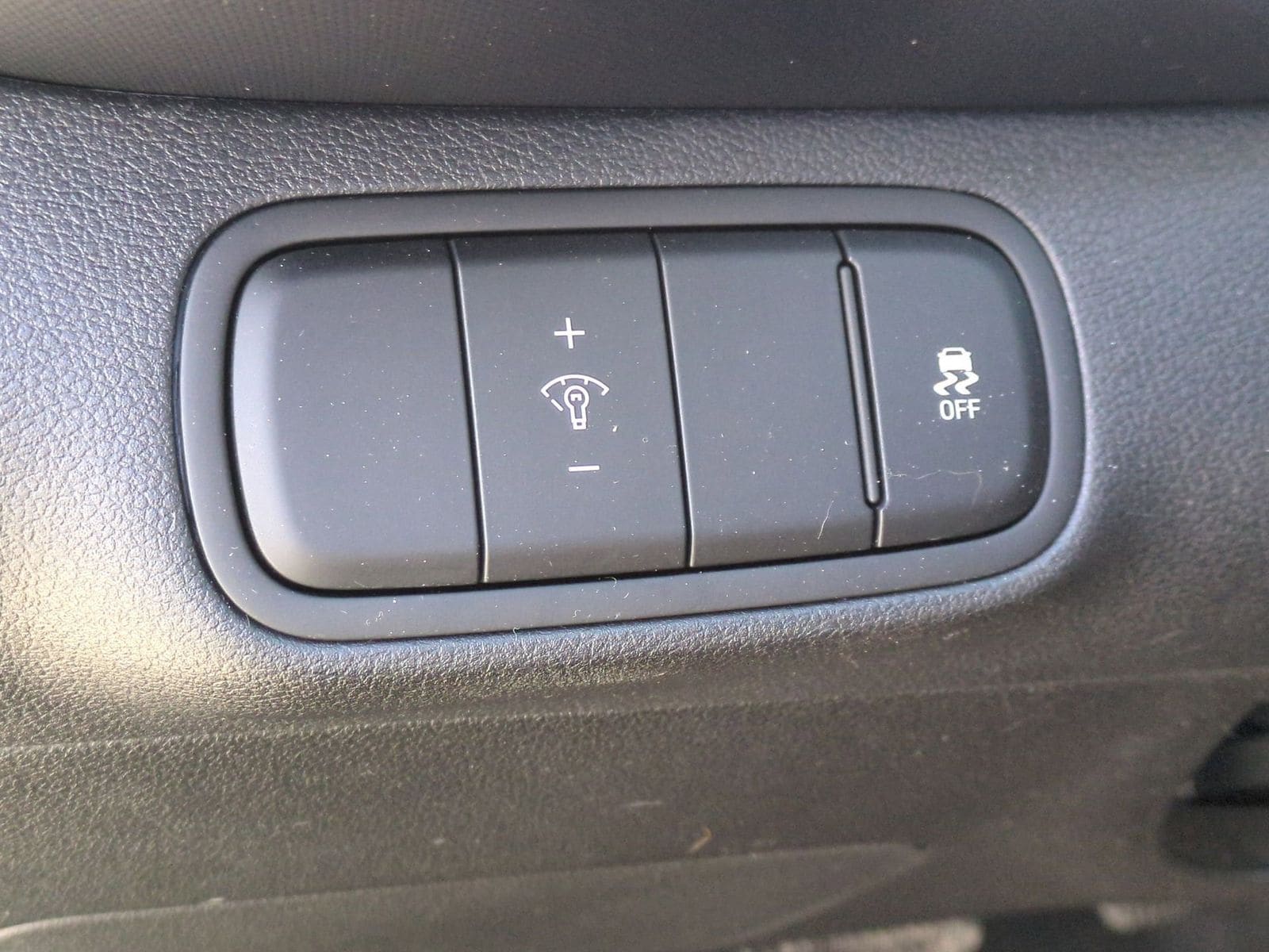 Thumbnail: 2023 Hyundai Venue - 19