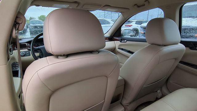 2011 Chevrolet Impala LT 17