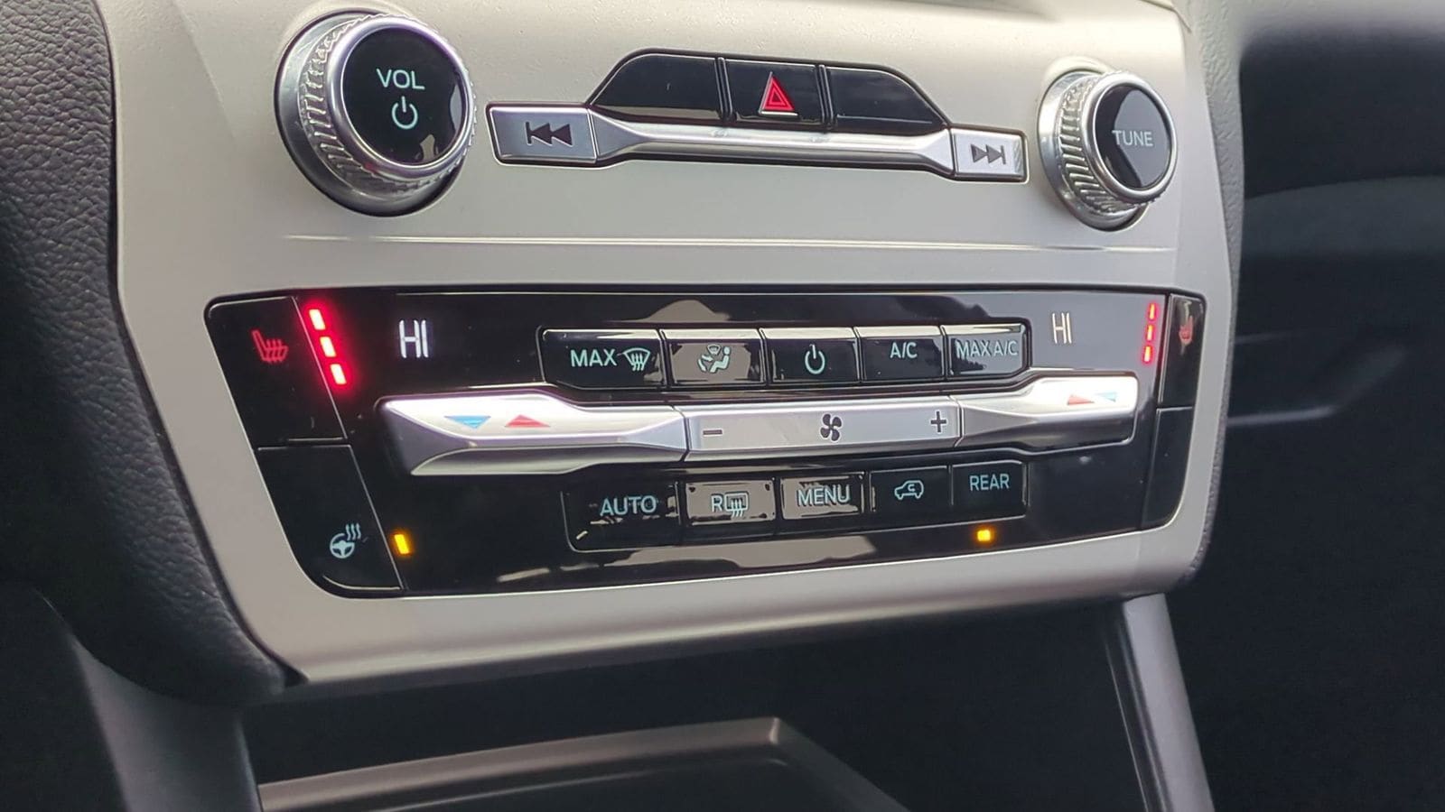 Thumbnail: 2021 Ford Explorer - 34