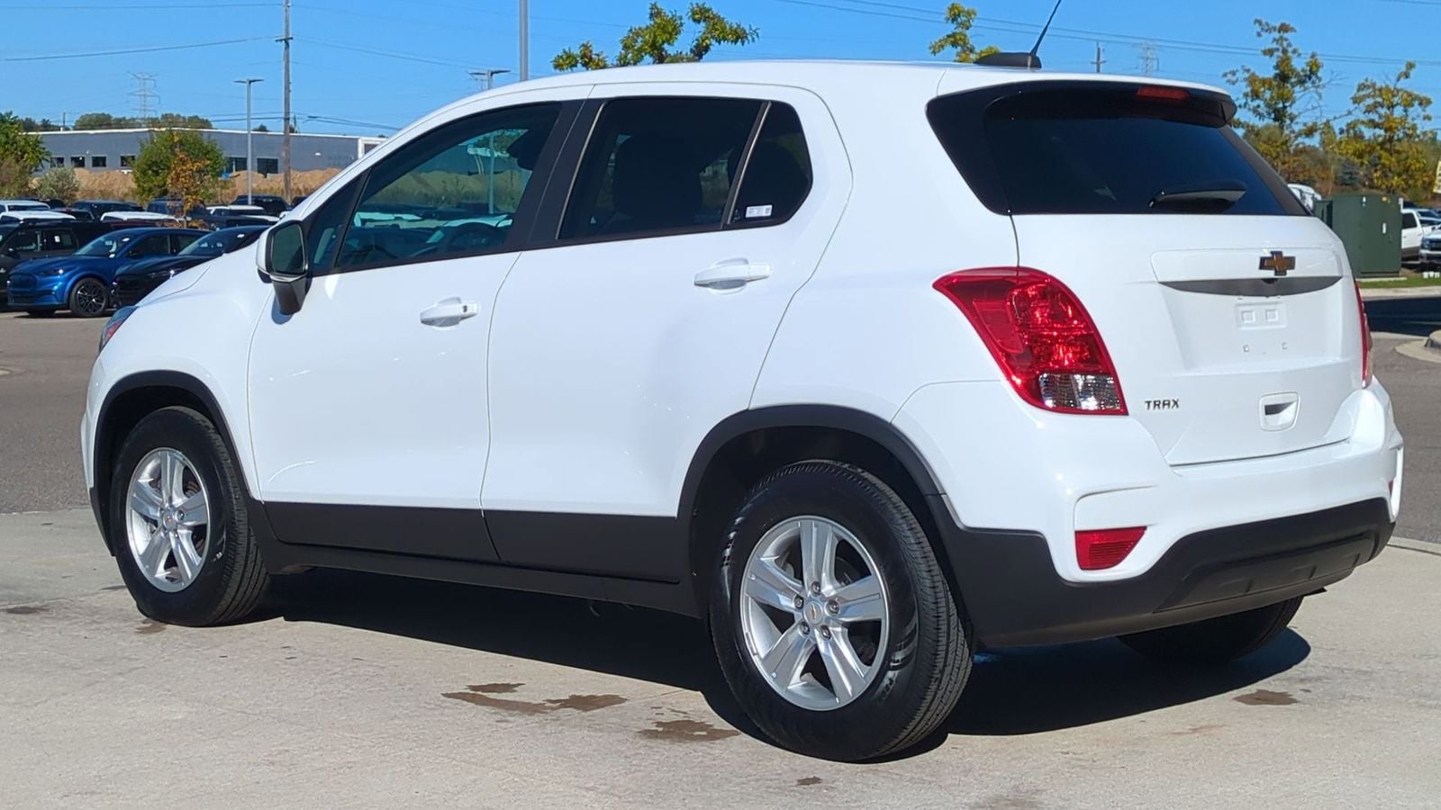 Thumbnail: 2021 Chevrolet Trax - 3