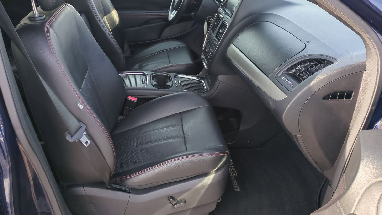 Thumbnail: 2013 Dodge Grand Caravan - 25