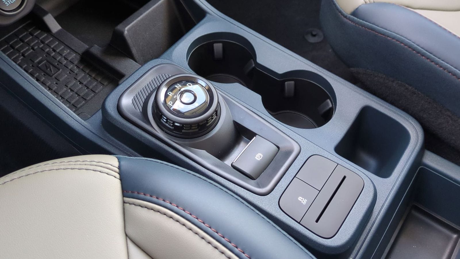 Thumbnail: 2025 Ford Maverick - 32