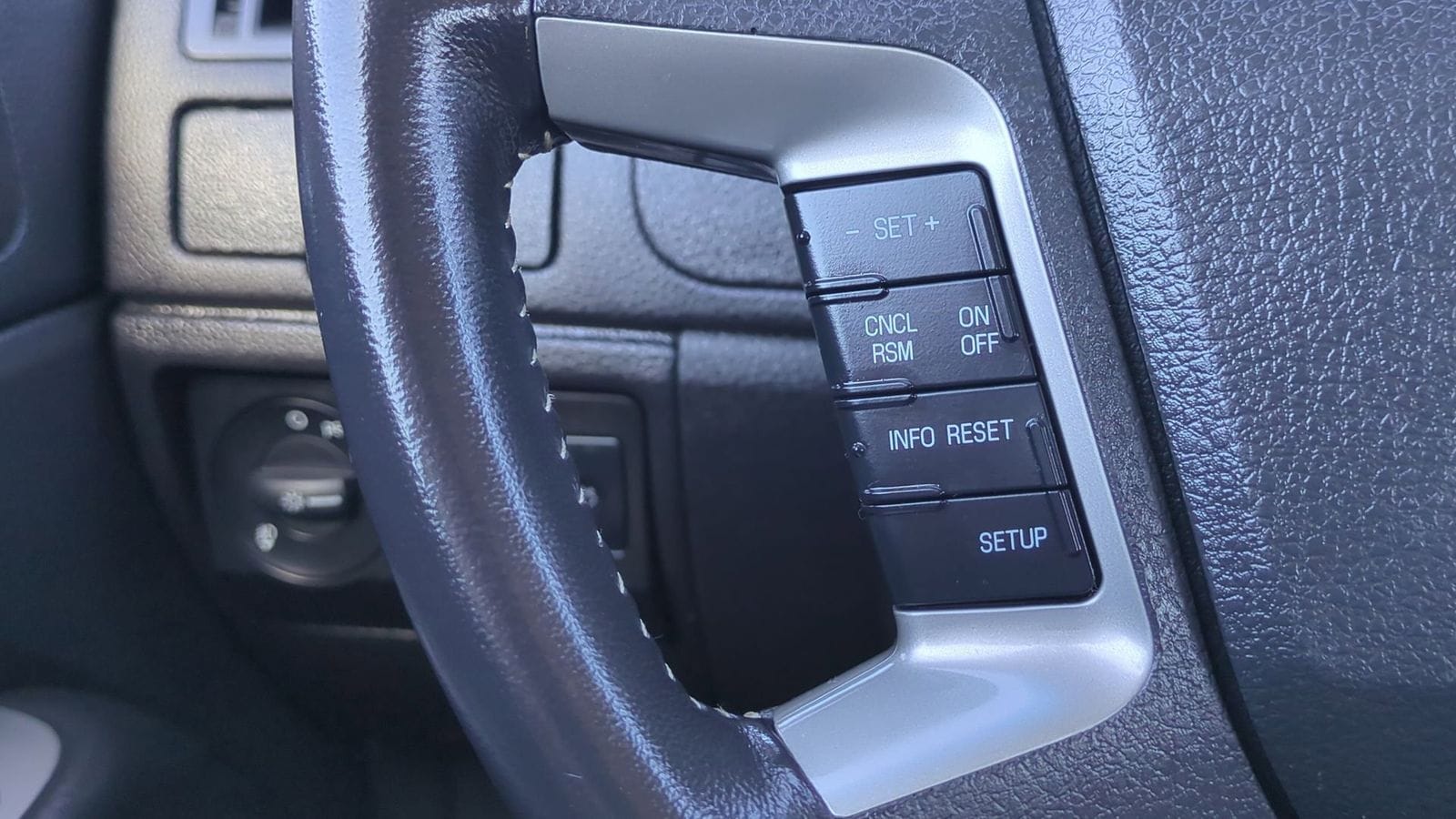 Thumbnail: 2012 Ford Fusion - 24