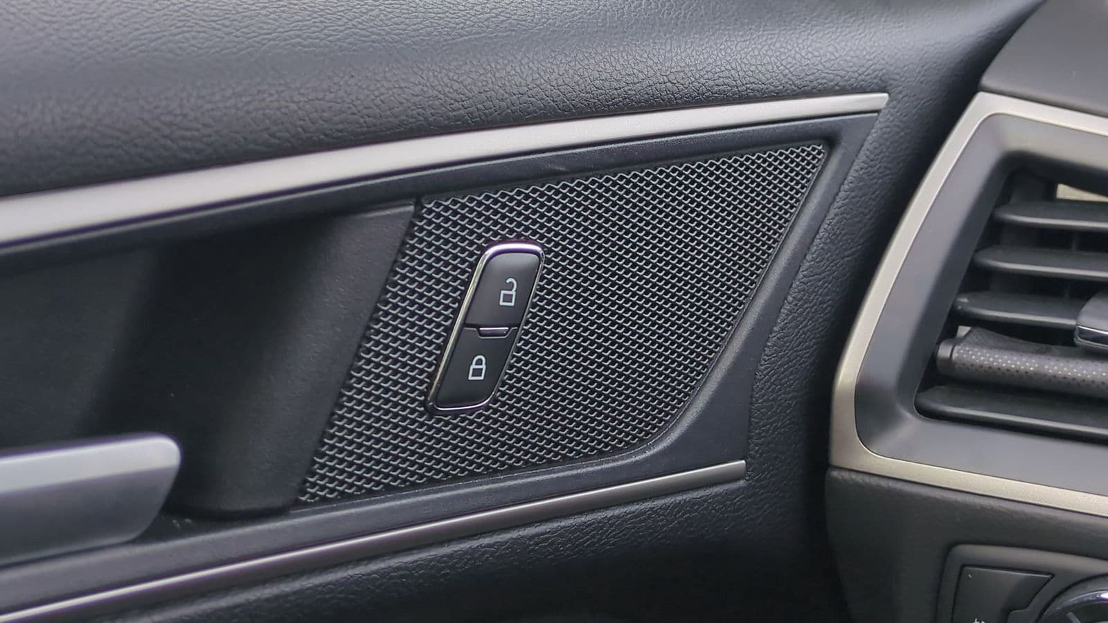 Thumbnail: 2021 Ford Edge - 31