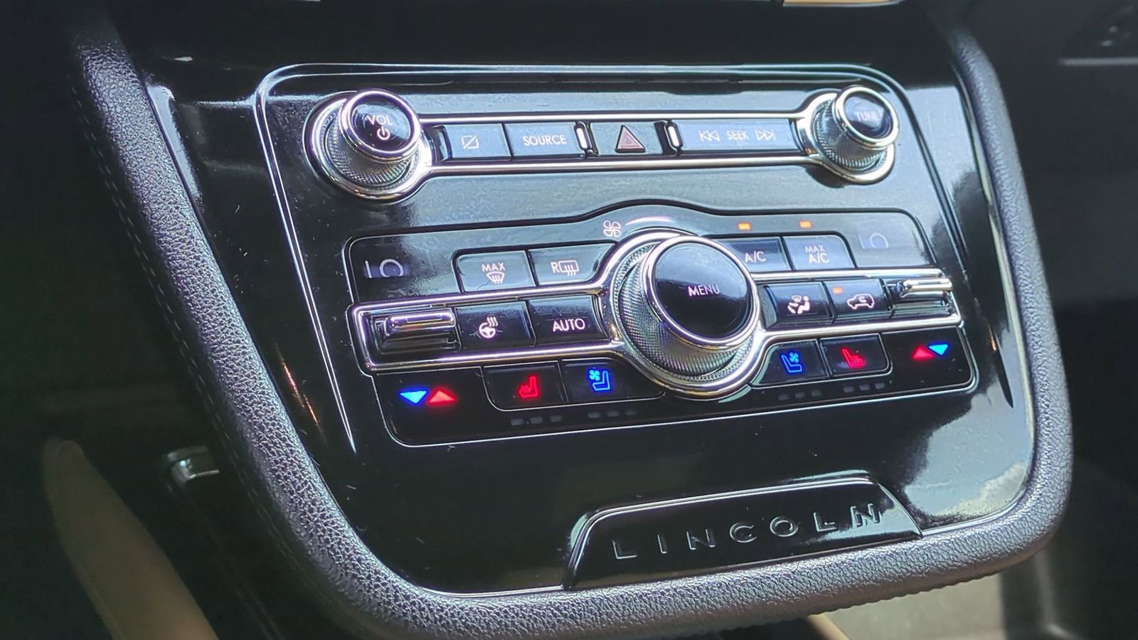 Thumbnail: 2020 Lincoln Corsair - 33