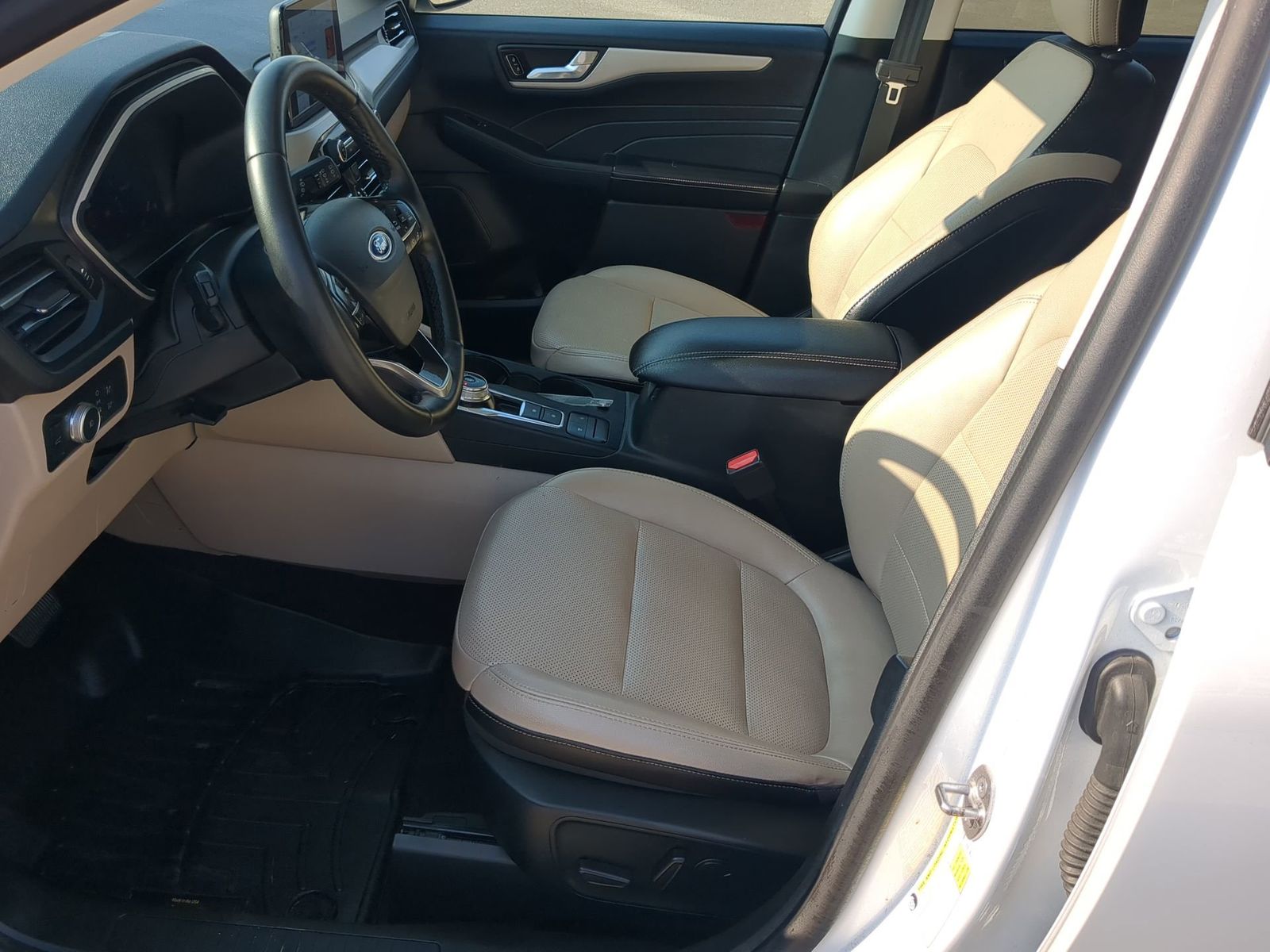 Thumbnail: 2021 Ford Escape - 19