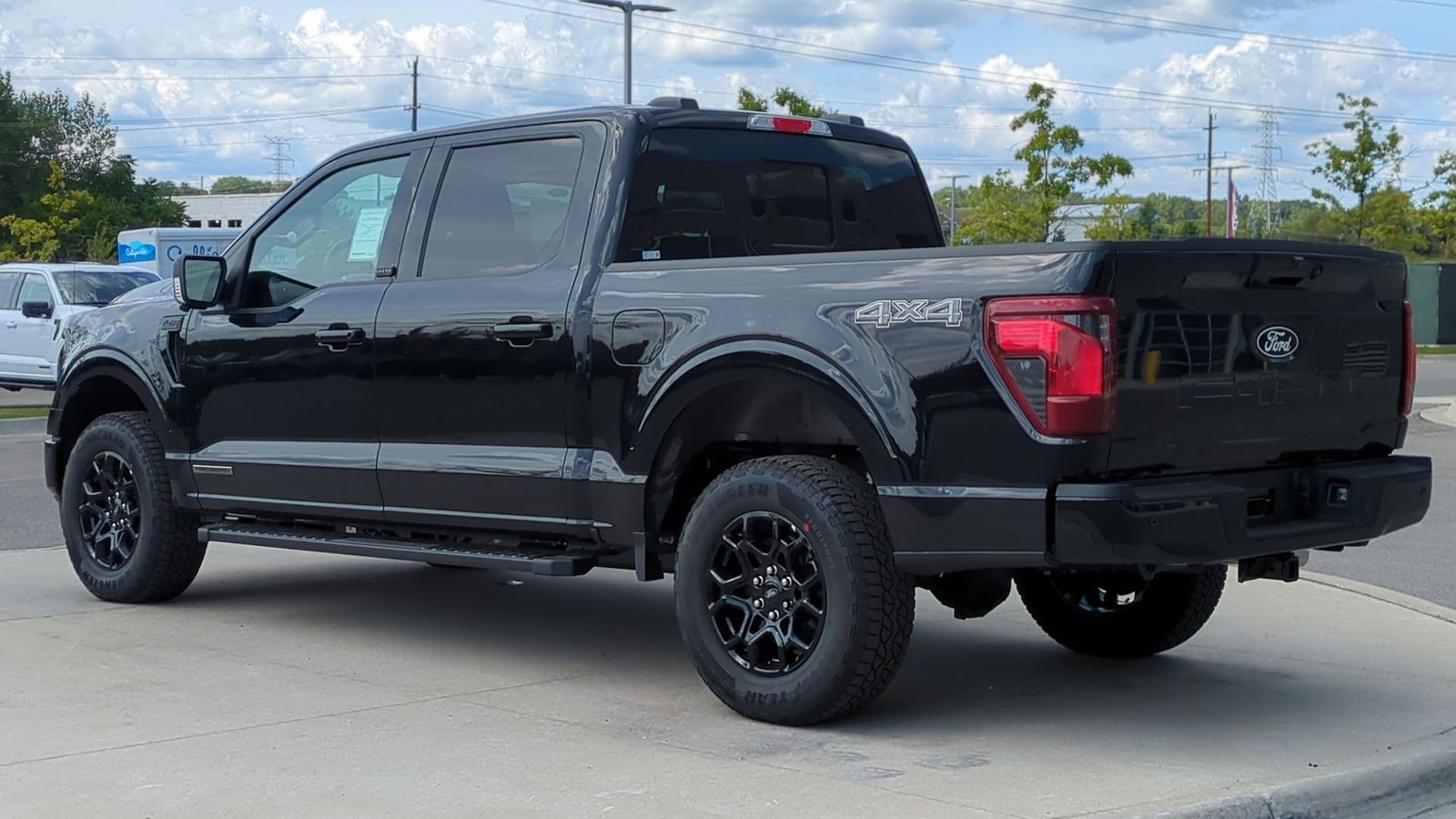 2025 Ford F-150 XLT photo 3