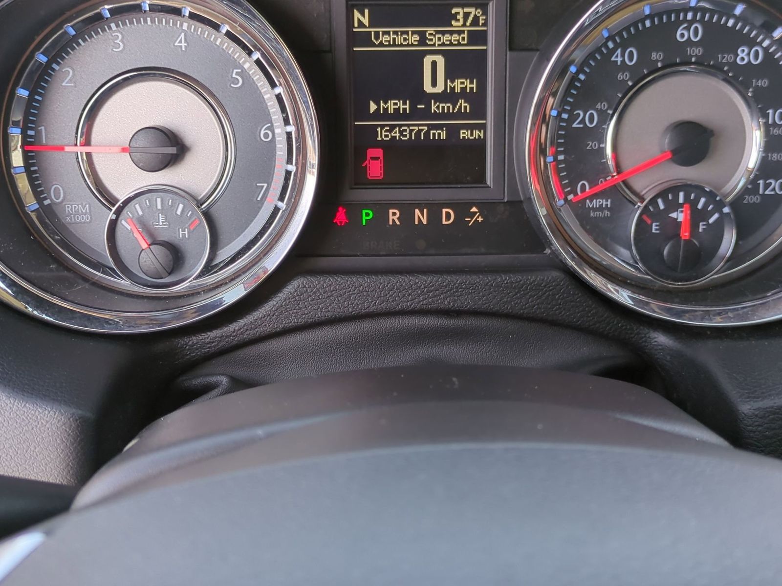 Thumbnail: 2012 Chrysler Town & Country - 37