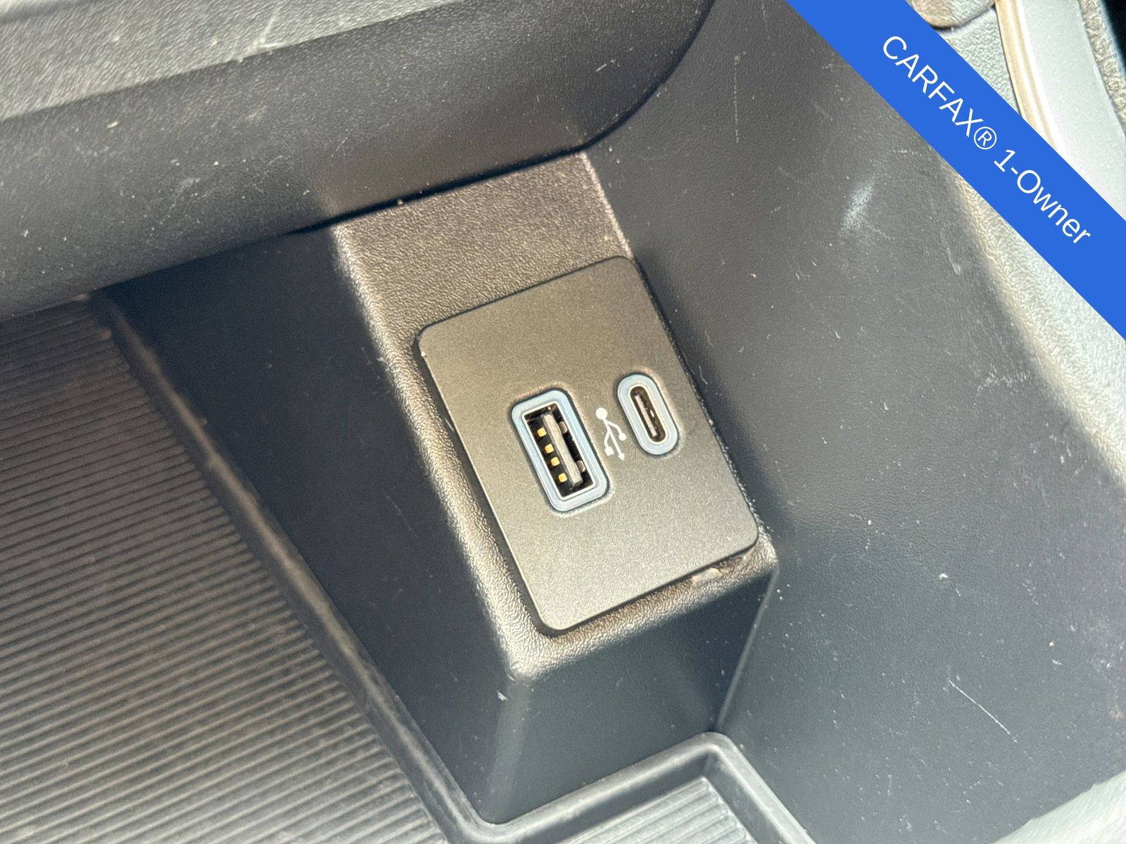 Thumbnail: 2021 Ford Edge - 34