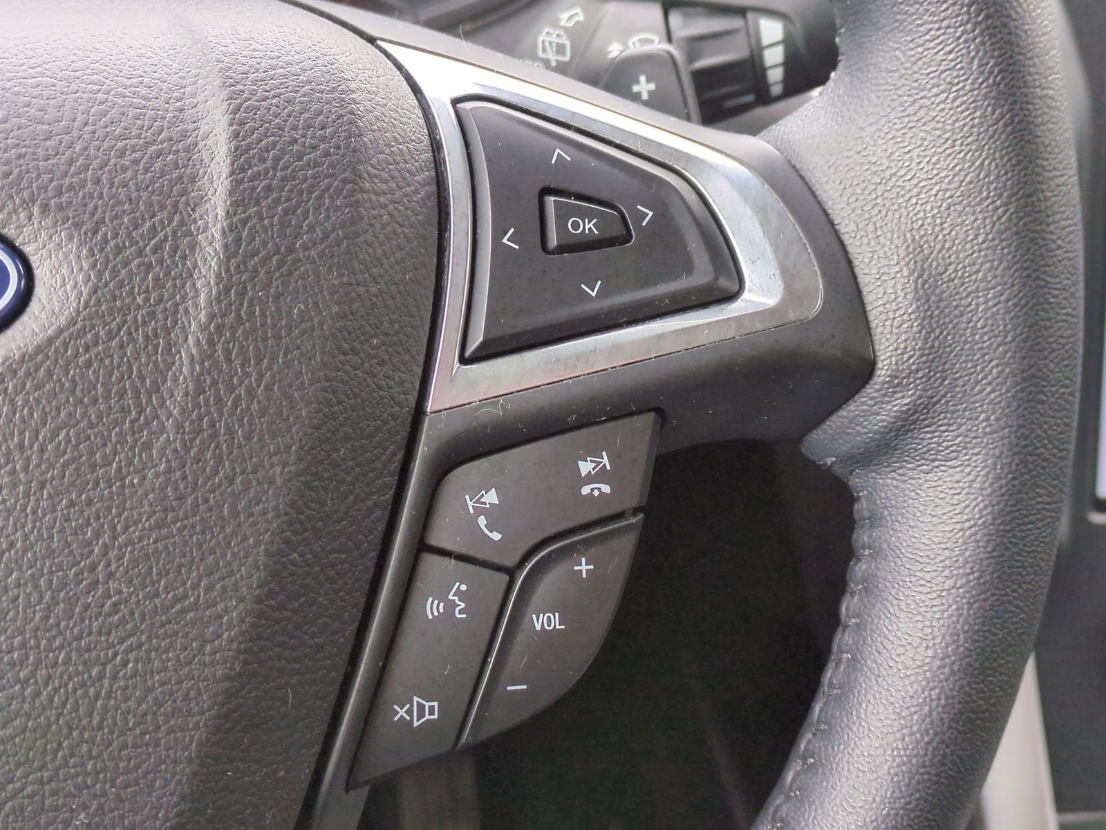 2024 Ford Edge SEL 26
