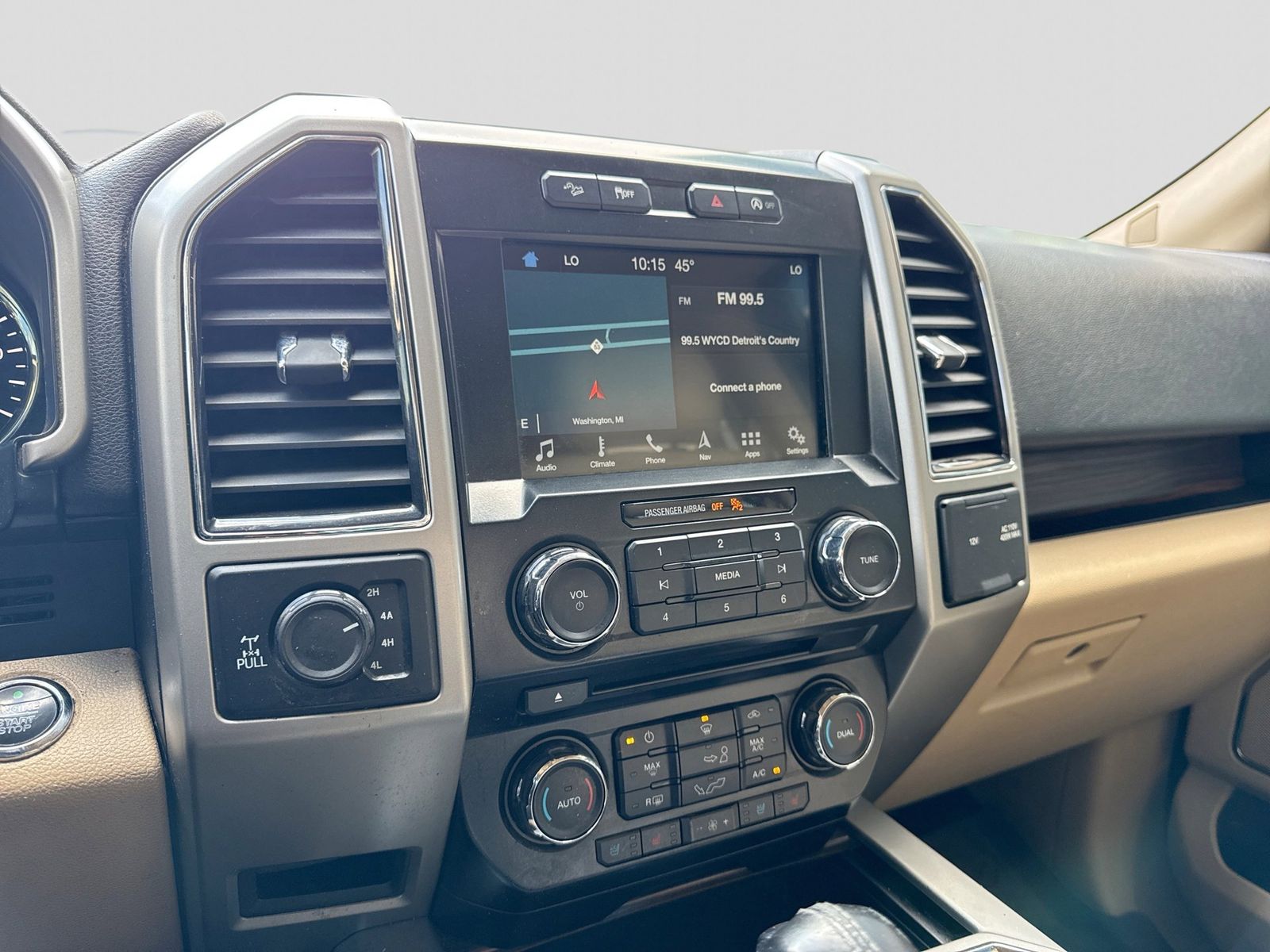 Thumbnail: 2017 Ford F-150 - 32