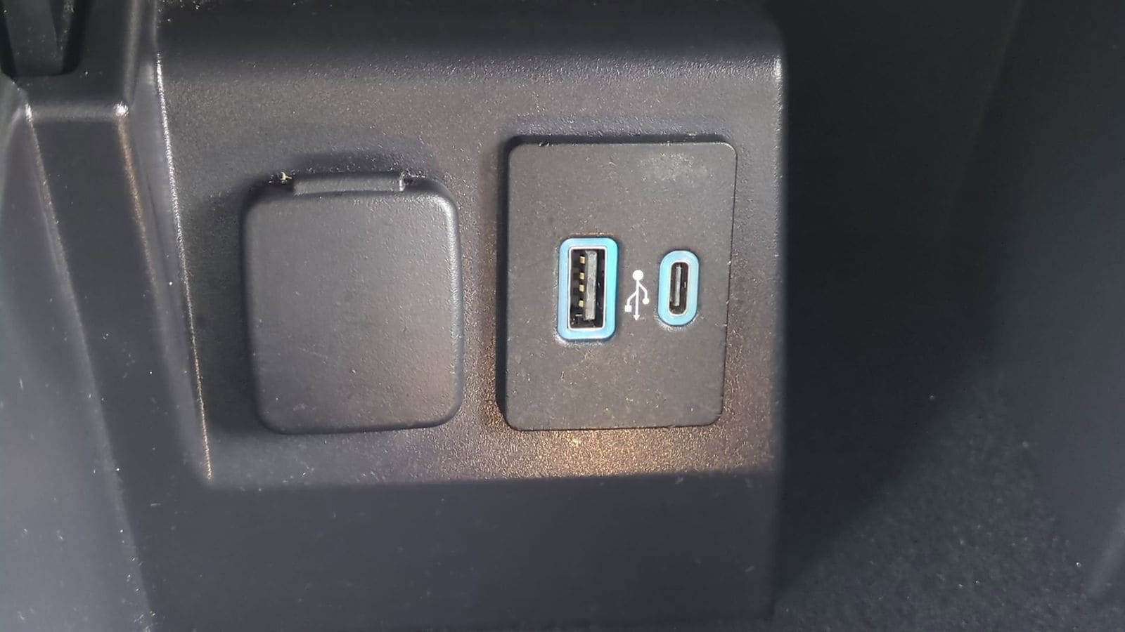 Thumbnail: 2021 Ford Explorer - 36