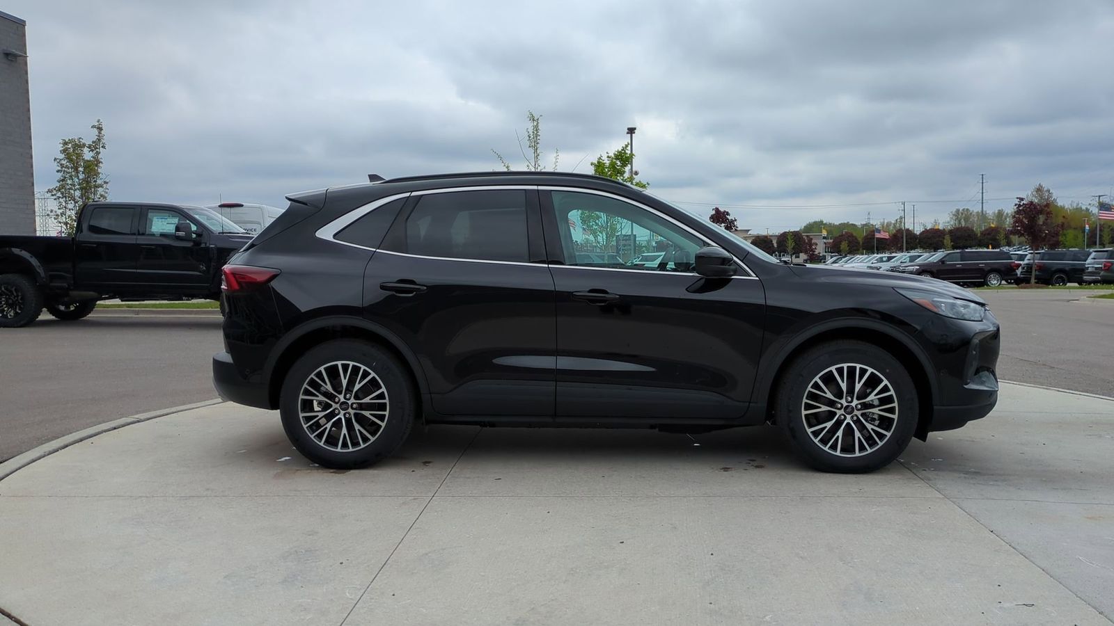 Thumbnail: 2024 Ford Escape - 7