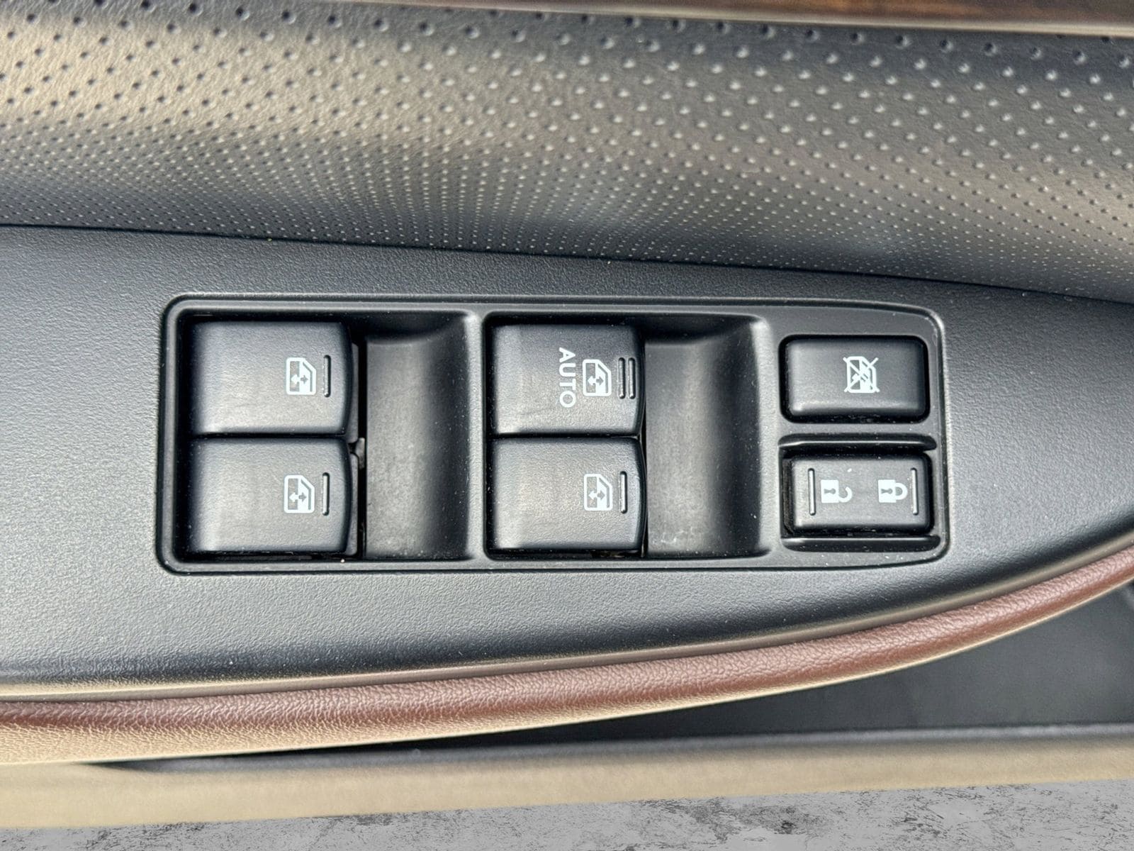 Thumbnail: 2013 Subaru Outback - 20