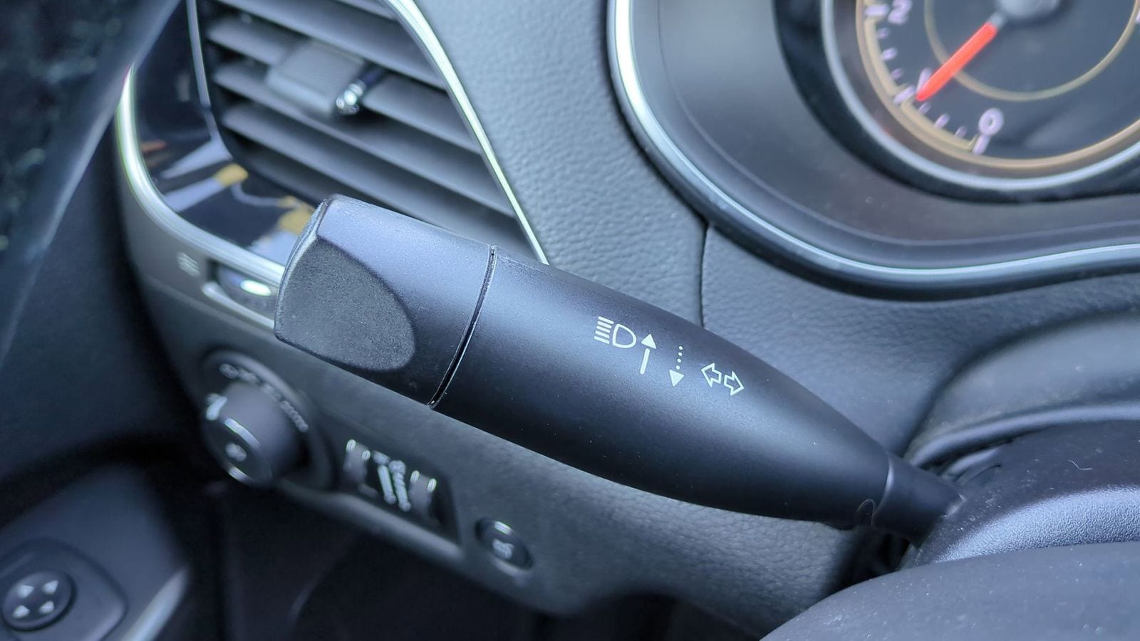 Thumbnail: 2020 Jeep Cherokee - 29