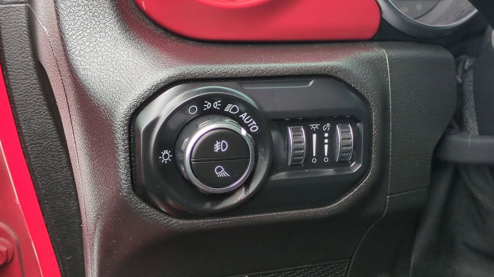 Thumbnail: 2020 Jeep Gladiator - 18