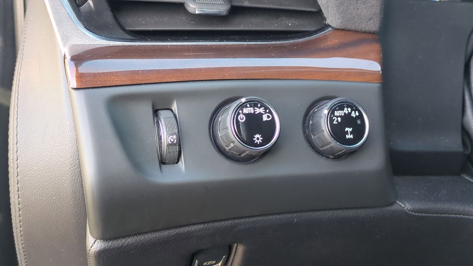 Thumbnail: 2020 Cadillac Escalade - 16