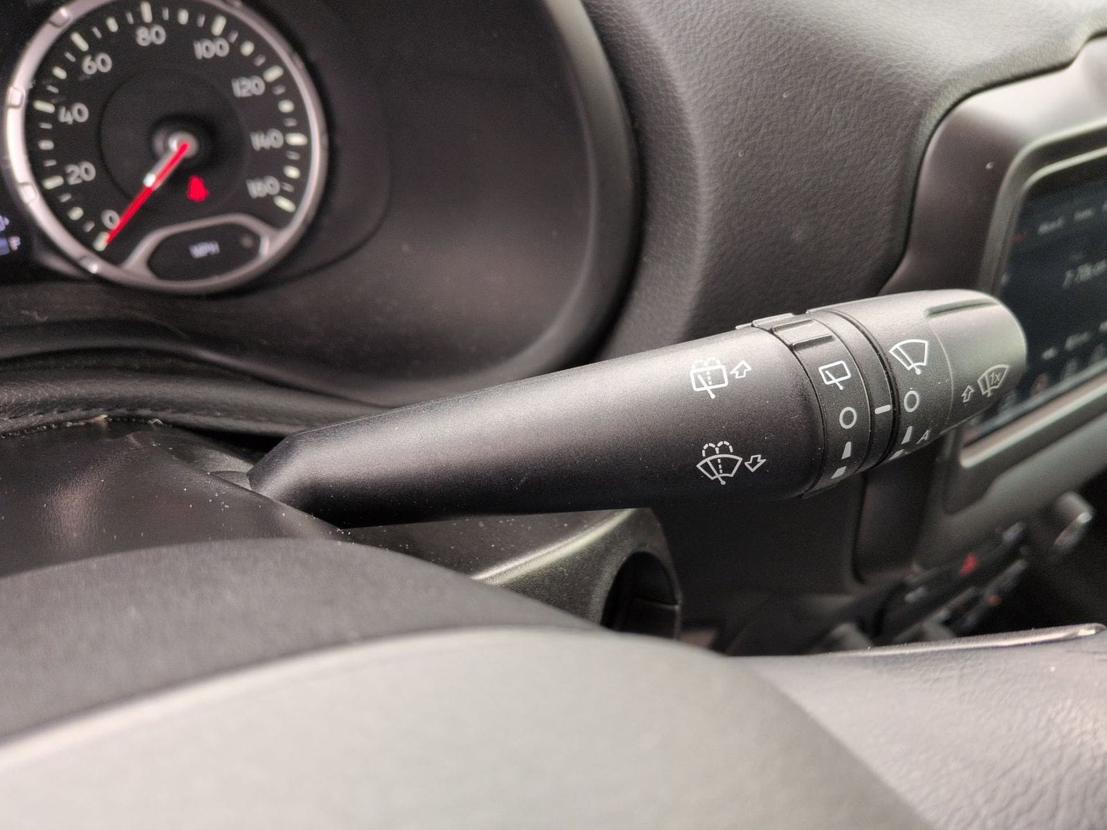 Thumbnail: 2020 Jeep Renegade - 27