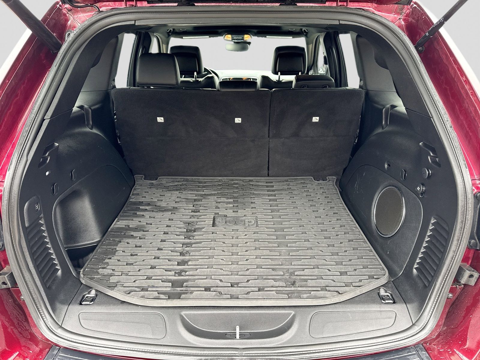 Thumbnail: 2022 Jeep Grand Cherokee - 38